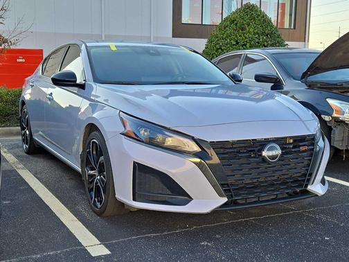 2023 Nissan Altima SR FWD