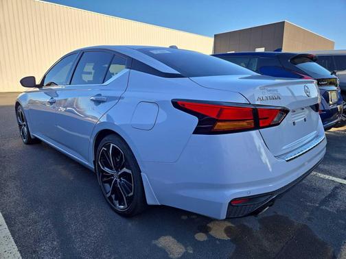 2023 Nissan Altima SR FWD