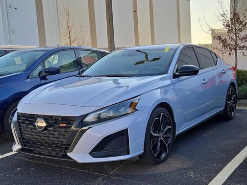 2023 Nissan Altima SR FWD
