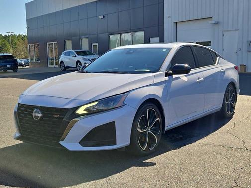 2023 Nissan Altima SR FWD