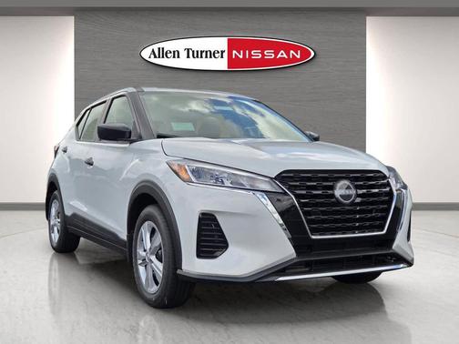 2025 Nissan Kicks S