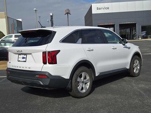 2022 Kia Sorento LX
