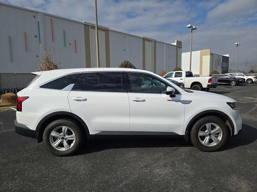 2022 Kia Sorento LX