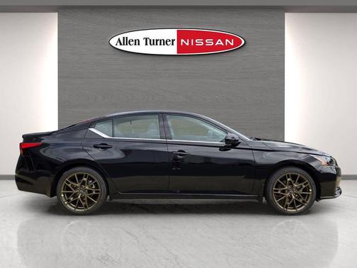 2025 Nissan Altima SR FWD