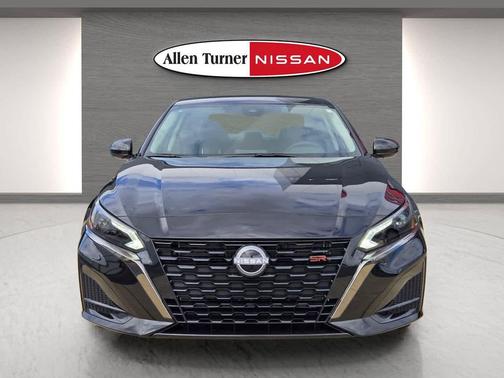 2025 Nissan Altima SR FWD