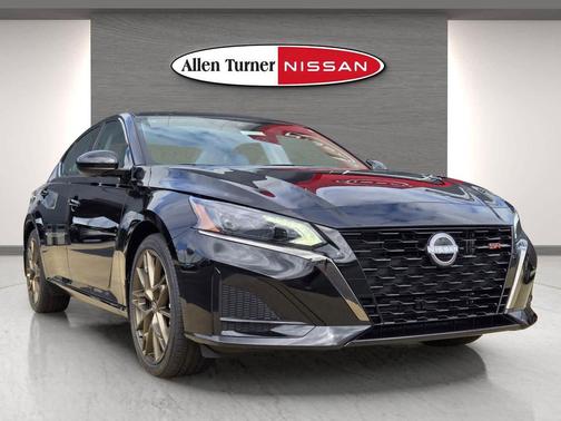 2025 Nissan Altima SR FWD