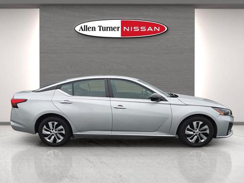 2024 Nissan Altima S FWD