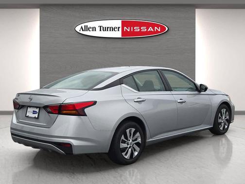 2024 Nissan Altima S FWD