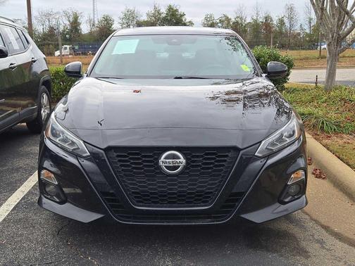 2022 Nissan Altima SR FWD