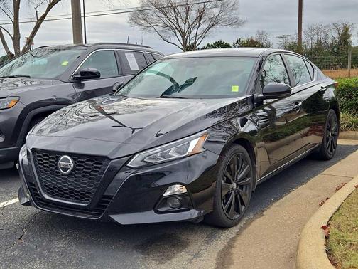 2022 Nissan Altima SR FWD