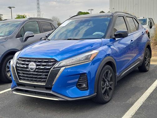 2022 Nissan Kicks SR