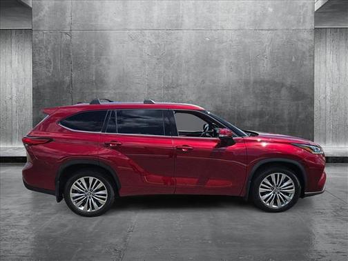 2022 Toyota Highlander Platinum