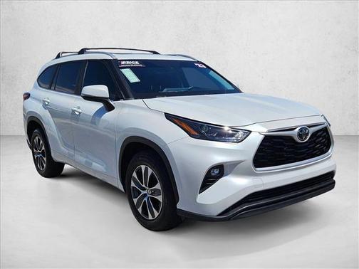 Wind Chill Pearl 2023 Toyota Highlander XLE