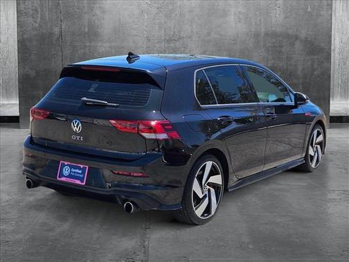 2022 Volkswagen Golf GTI 2.0T SE DSG