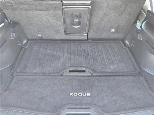 Pearl White Tricoat 2019 Nissan Rogue SL