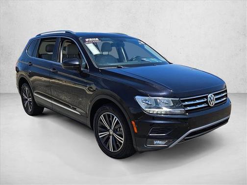 Deep Black Pearl Metallic 2018 Volkswagen Tiguan 2.0T SEL