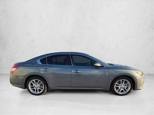 2010 Nissan Maxima SV