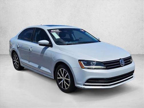 White Silver Metallic 2017 Volkswagen Jetta 1.4T SE