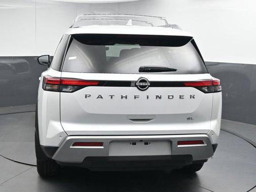 2025 Nissan Pathfinder SL FWD