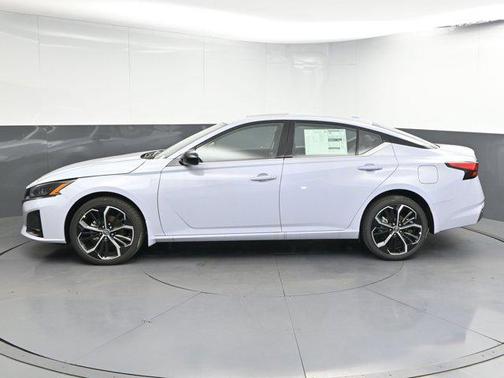 2025 Nissan Altima SR AWD