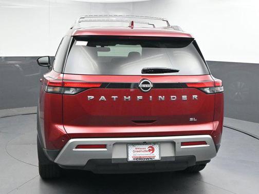 2022 Nissan Pathfinder SL 2WD