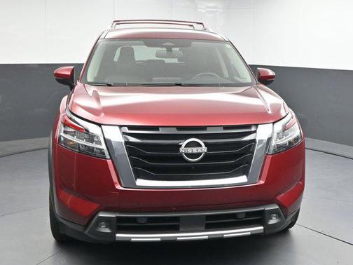 2022 Nissan Pathfinder SL 2WD