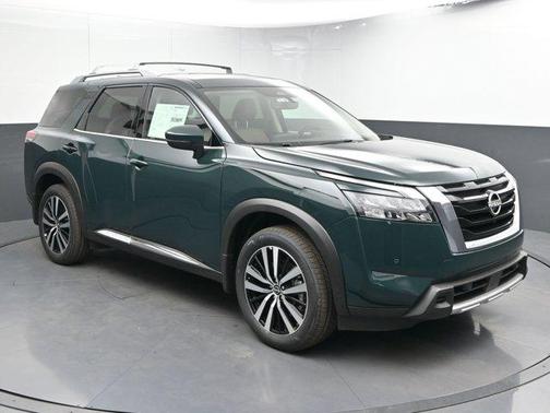 2025 Nissan Pathfinder Platinum FWD