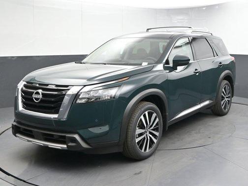 2025 Nissan Pathfinder Platinum FWD