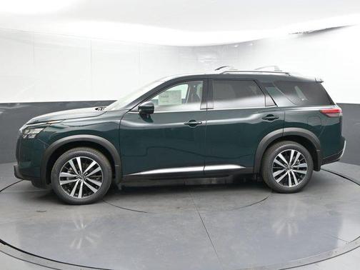 2025 Nissan Pathfinder Platinum FWD