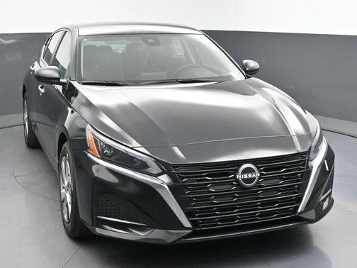 2025 Nissan Altima S FWD