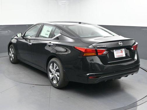 2025 Nissan Altima S FWD