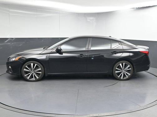 2021 Nissan Altima SR FWD