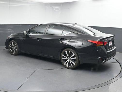 2021 Nissan Altima SR FWD