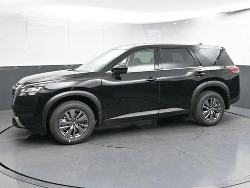 2025 Nissan Pathfinder S FWD