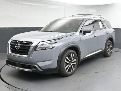 2025 Nissan Pathfinder Platinum 4WD