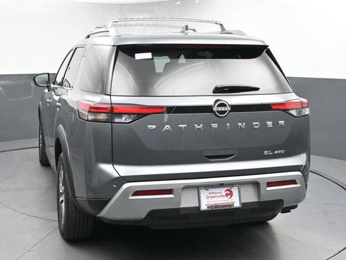2023 Nissan Pathfinder SL 4WD