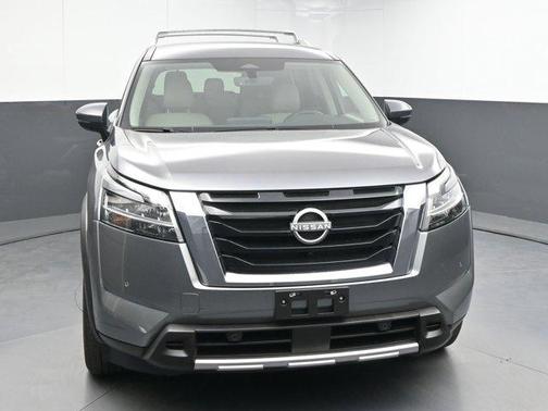 2023 Nissan Pathfinder SL 4WD