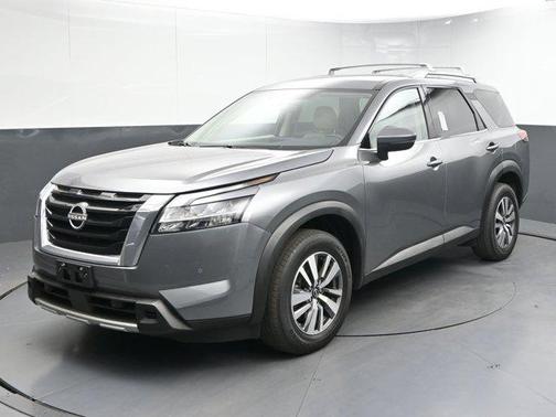 2023 Nissan Pathfinder SL 4WD