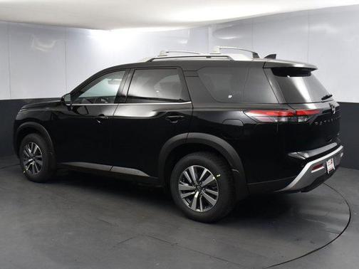 2024 Nissan Pathfinder SL 4WD