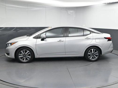 2023 Nissan Versa 1.6 SV