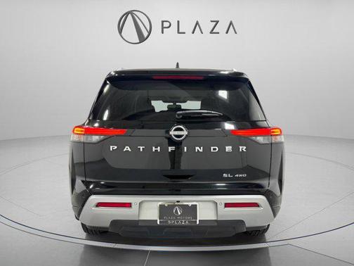 2022 Nissan Pathfinder SL 4WD