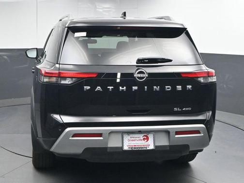 2022 Nissan Pathfinder SL 4WD