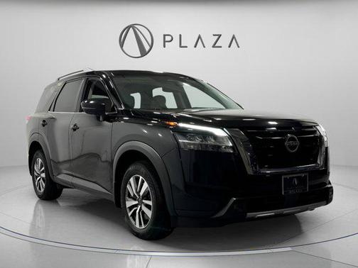 2022 Nissan Pathfinder SL 4WD