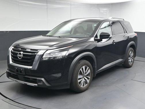 2022 Nissan Pathfinder SL 4WD