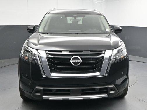 2025 Nissan Pathfinder SL FWD