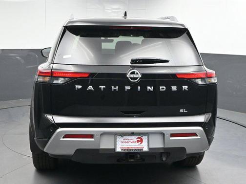 2025 Nissan Pathfinder SL FWD
