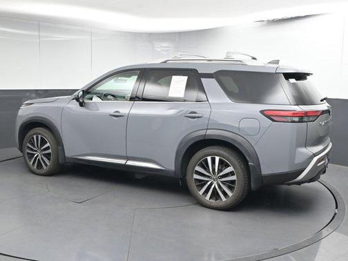 2023 Nissan Pathfinder Platinum 4WD