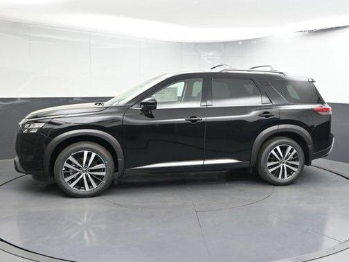 2025 Nissan Pathfinder Platinum FWD
