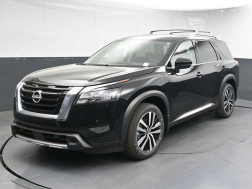 2025 Nissan Pathfinder Platinum FWD
