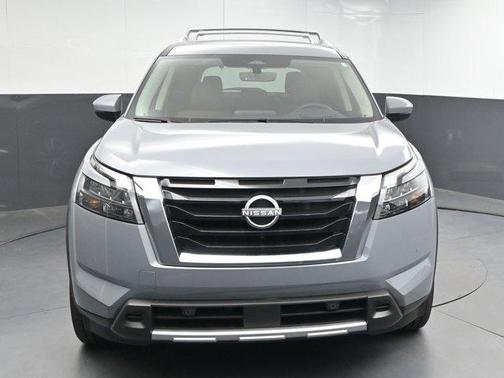 2025 Nissan Pathfinder Platinum FWD